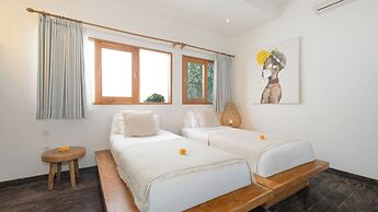 Villa Metisse by Villa Finder