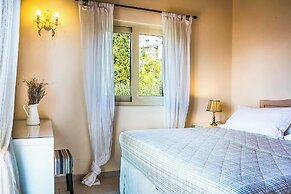 Villa Louloudia