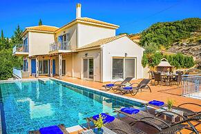 Villa Louloudia