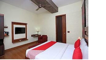 FabHotel The Townhouse