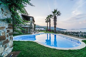 Villa Torba Bay by EvTatilim
