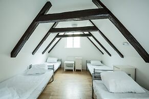 Charles Bridge Economic Hostel