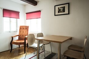 Charles Bridge Economic Hostel