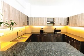 L'Aziz Suites