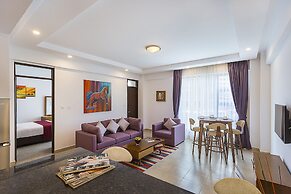 L'Aziz Suites