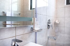 L'Aziz Suites