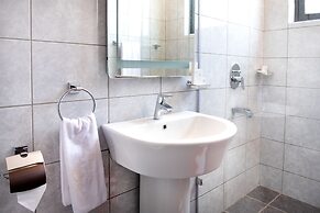 L'Aziz Suites