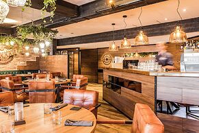 Samantta Hotel & Restaurant