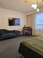 Samantta Hotel & Restaurant