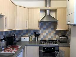 Super 2 Bedroom Flat near Dalkeith Town Center