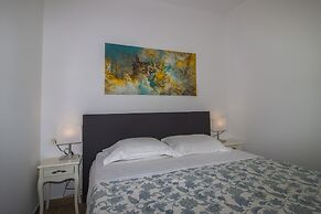 Brand New Suite next to Palace & Beach