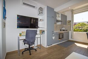 Brand New Suite next to Palace & Beach