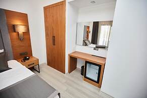 Ruwais Hotel
