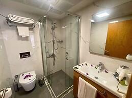 Ruwais Hotel