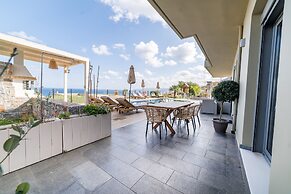 Villa Constandinos