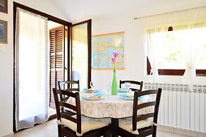 Elza Apartments