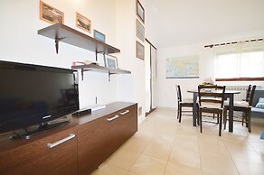 Elza Apartments