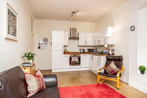 Lovely 2-bed Apartment in Old Town Edinburgh