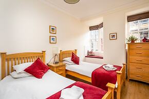 Lovely 2-bed Apartment in Old Town Edinburgh