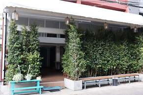 Ploy Hostel