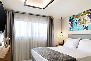 Sea Level Hotel