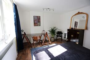 3 Beds 2 Baths Oxford Circus