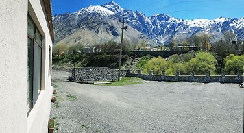 Cozy Hotel Kazbegi