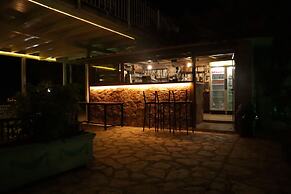 Kalemi's Beachside Hotel