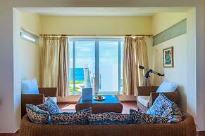 Esperanza Upstairs by Skyrun