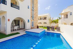 Casa de la Risa by Skyrun