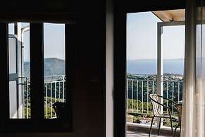 Villa Mons & Mare