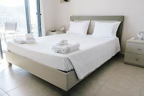 Villa Mons & Mare