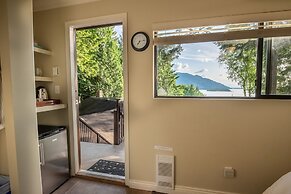 The Fraser River's Edge B&B Lodge