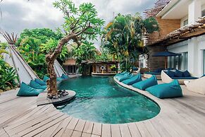 The Green Room Seminyak - Hostel