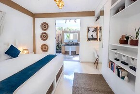 The Green Room Seminyak - Hostel