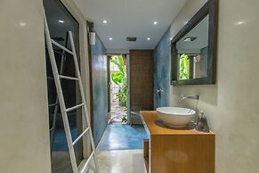 The Green Room Seminyak - Hostel