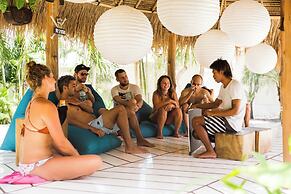 The Green Room Canggu - Hostel