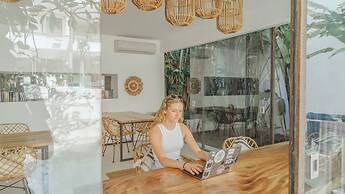 The Green Room Canggu - Hostel