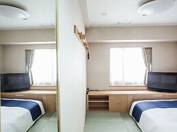 Hamilton Hotel Blue