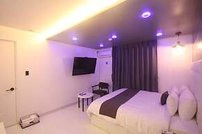 Gray Hotel