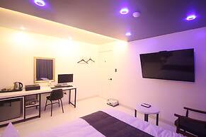 Gray Hotel