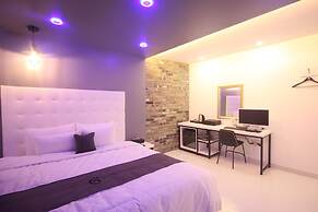 Gray Hotel
