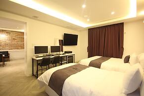 Gray Hotel