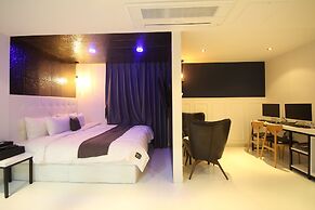 Gray Hotel