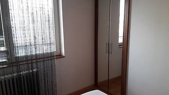 Km 0 Deluxe Apartment Old Town