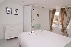 MACARENA WHARF Apartments