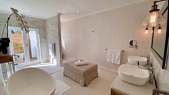 La Paris Estate