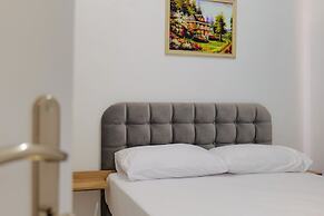 Apartments and Rooms Armanda