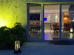 Moodz Hotel