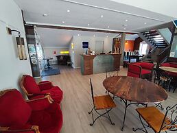 Moodz Hotel